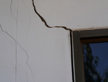 Structural Cracks