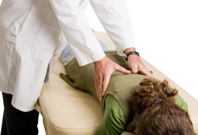 7 Signs You Should Visit a Chiropractor