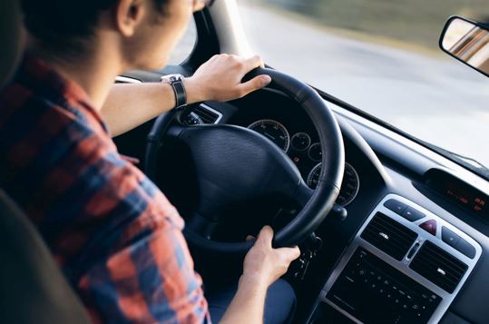 5 Defensive Driving Techniques to Avoid Car Accidents