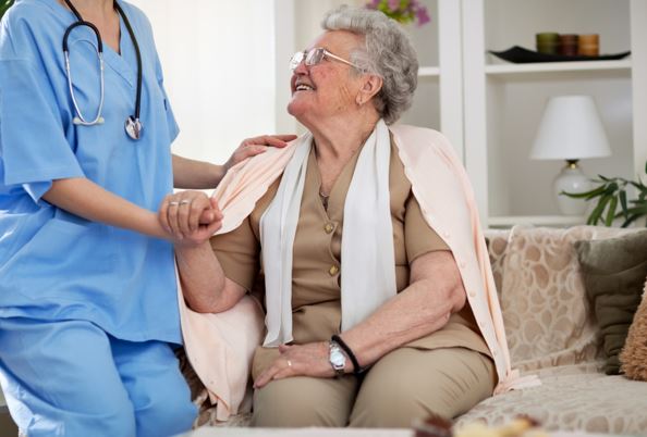 5 Important Qualities of a Professional Home Health Aide