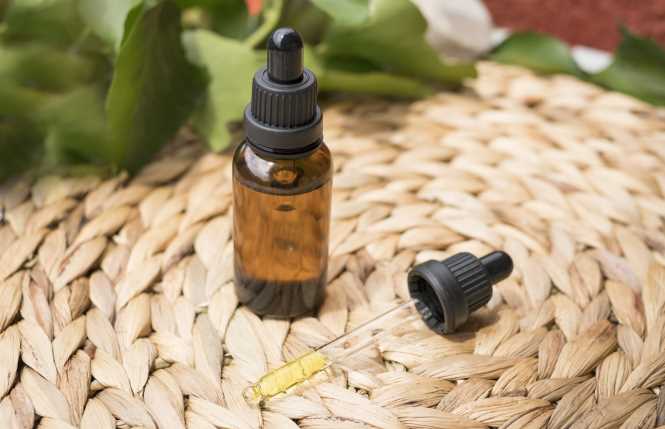 Why CBD Oil and Alternative Healthcare Businesses Are Booming