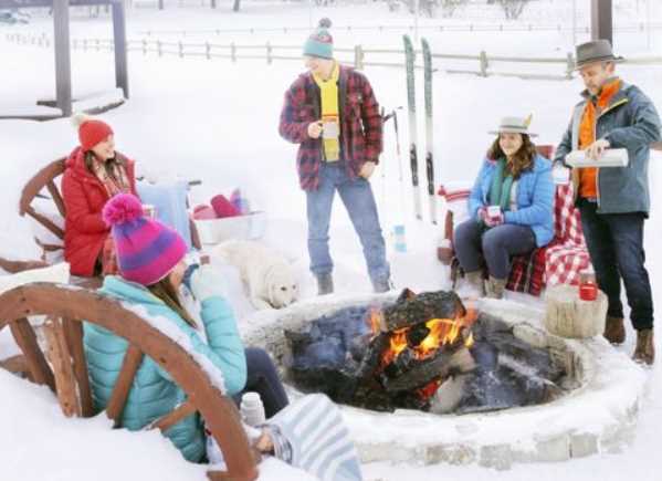 The Top 5 Best Outdoor Activities for Families to Do in Winter