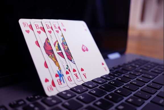 Why Online Poker Leads The Way In Online Equality