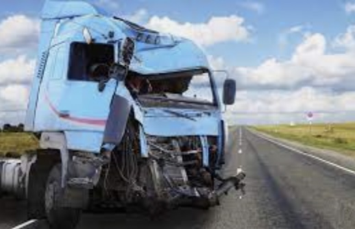 What Does a Lawyer for Truck Accidents Do?