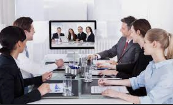 8 Factors to Consider When Choosing the Right Video Conferencing Platform for Your Business Team
