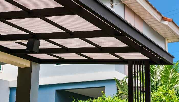What Makes a Polycarbonate Sheet Ideal for Weather-Resistant Installations